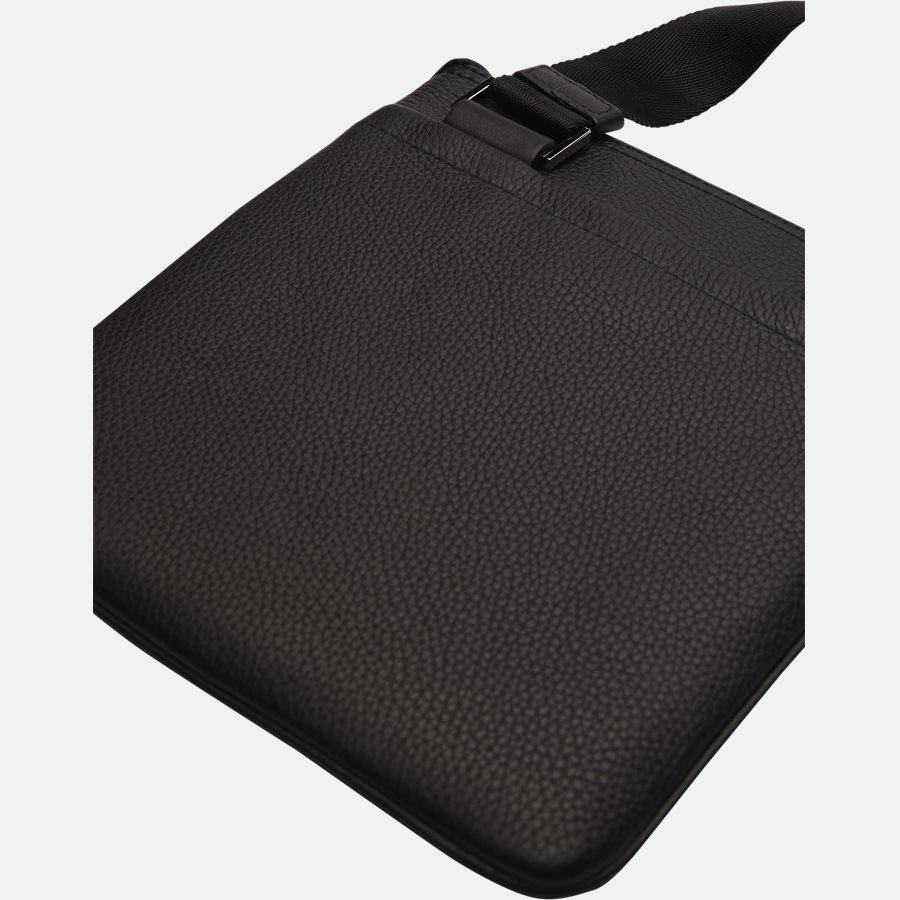 50311778 TRAVELLER_S - Traveller_S Cross Bag - Tasker - SORT - 2