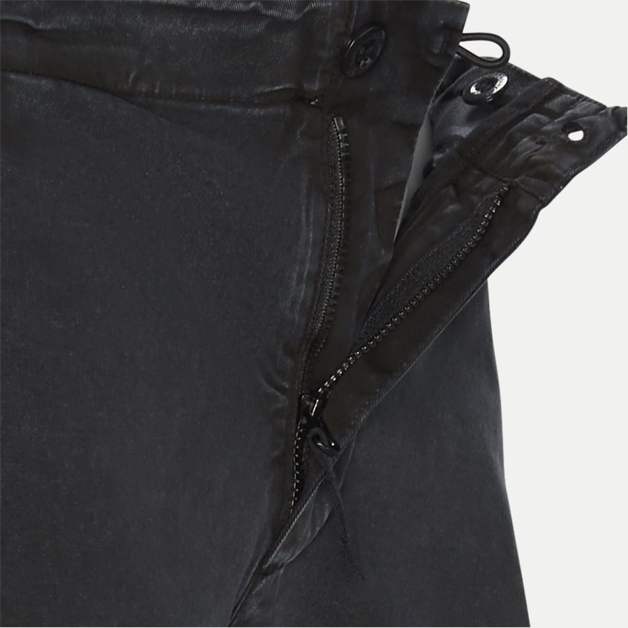 BE105A 005370S - Bermuda Cargo Stretch Garbardine Shorts - Shorts - Regular - SORT - 4