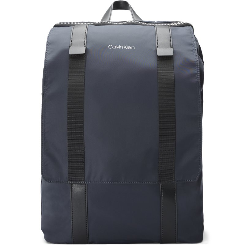 Calvin Klein K50K50422068 BRACED BACKPACK Tasker Navy Billede af Calvin Klein K50K50422068 BRACED BACKPACK Tasker Navy