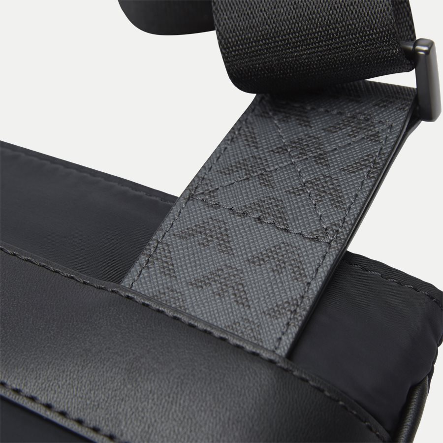 Y4M185 YME4J - Flat Messenger Bag - Tasker - SORT - 3