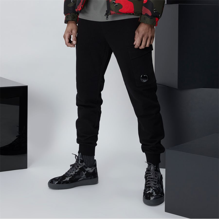 SS004A 00586W - Diagonal Raised Fleece Lens Sweatpants - Bukser - Tapered fit - SORT - 4