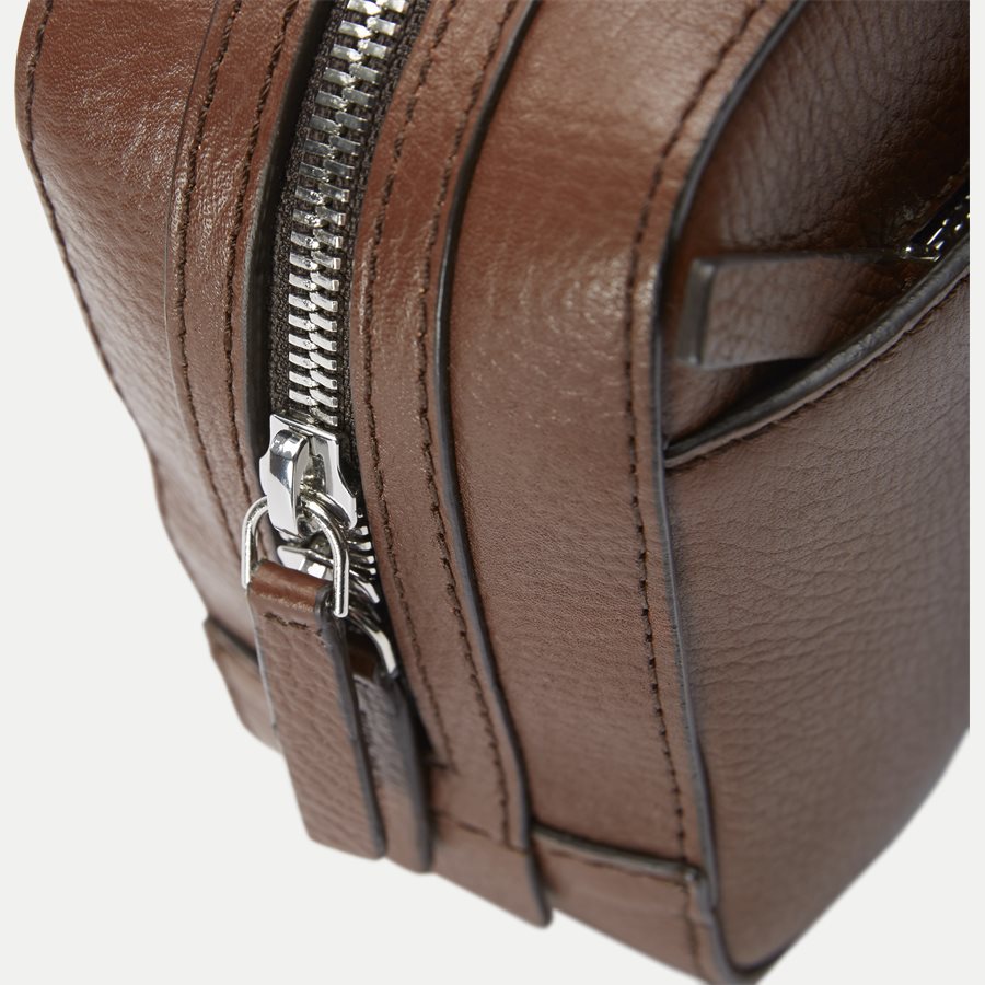 U66328 WES - Wes Toilettaske - Tasker - BRUN - 7