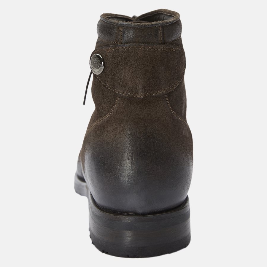 YAGO 17024 NEW SAVAGE - Sko - D.BROWN - 7