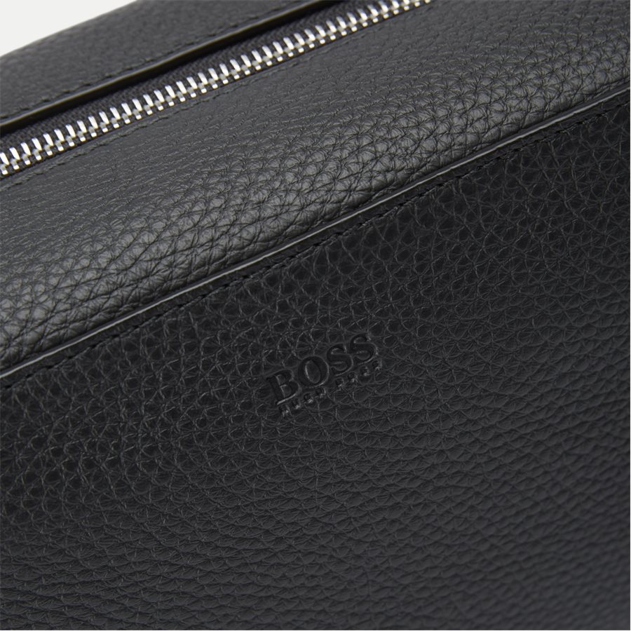 50402637 CROSSTOWN_WASHBAG - Crosstown_Washbag - Tasker - SORT - 5