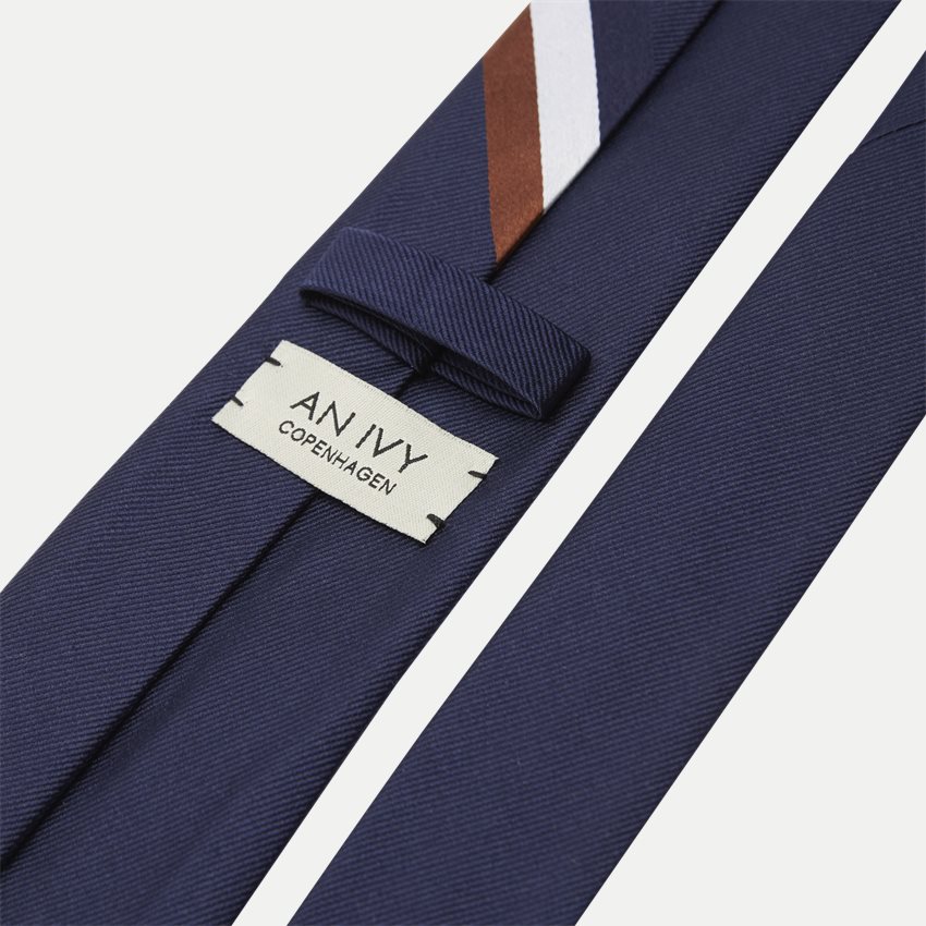 An Ivy Slips THE NAVY SIGNATURE FLAG TIE NAVY