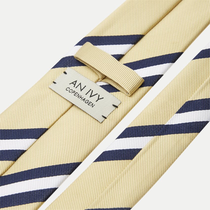 An Ivy Slipsar DUSTED YELLOW STRIPED TIE GUL