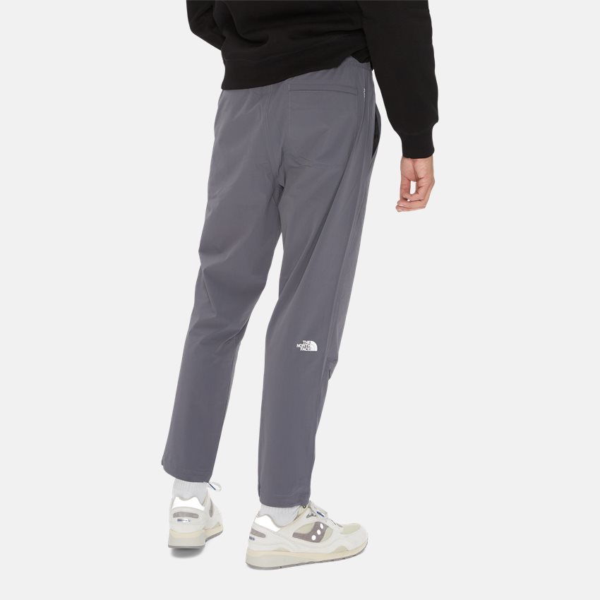 The North Face Trousers TECH WOVEN PANT 21 GRÅ