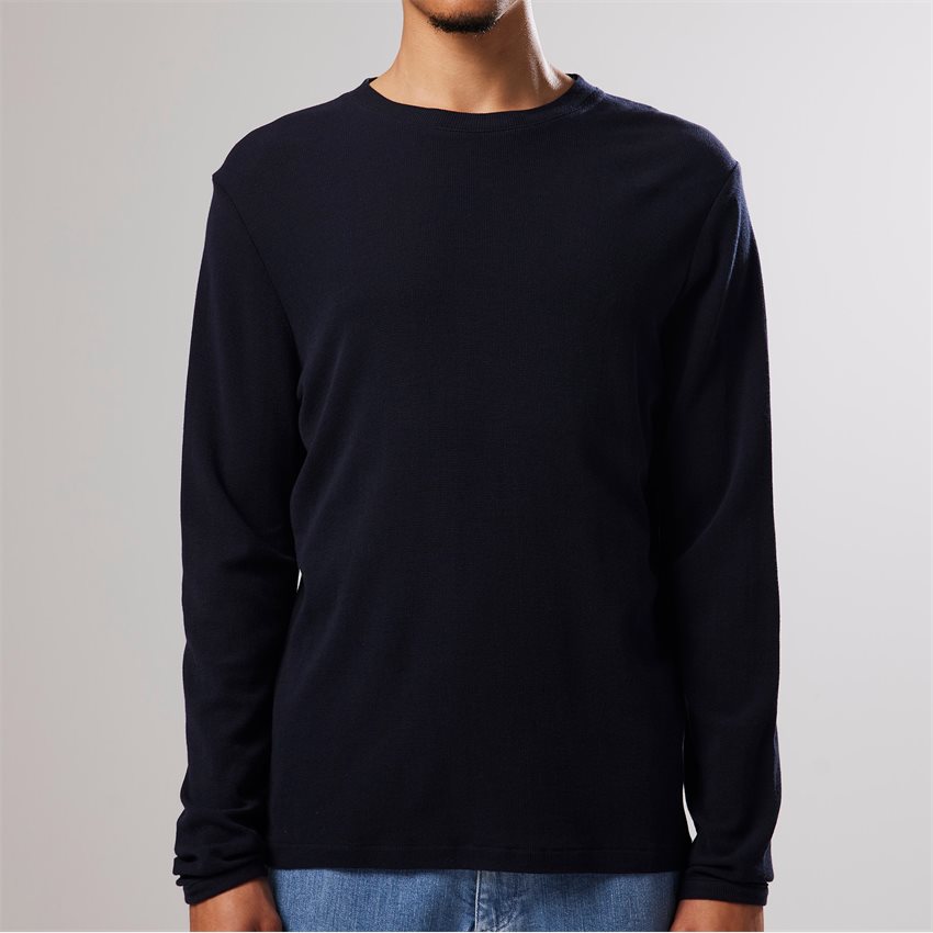 3323 Clive Long Sleeve Tee