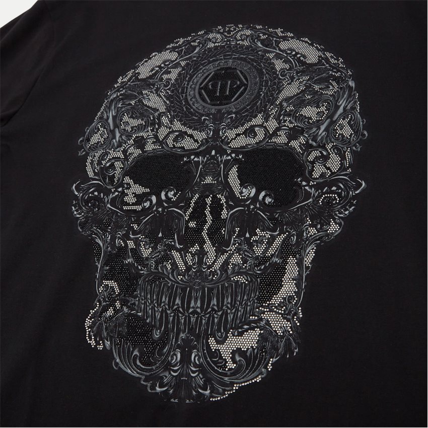 UTK0195 Baroque Skull T-shirt