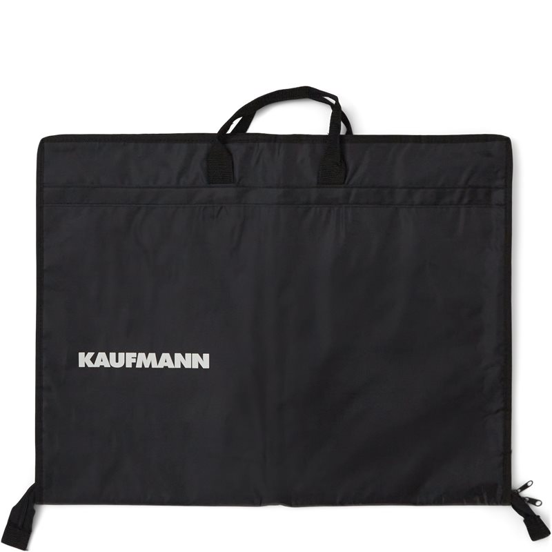 Kaufmann - Kaufmann Dragtpose