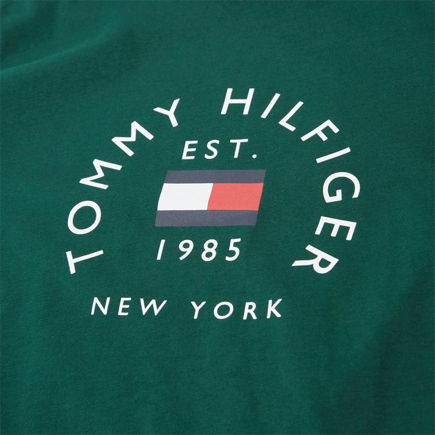 Tommy Hilfiger T-shirts 27909 HILFIGER FLAG ARCH TEE GRØN