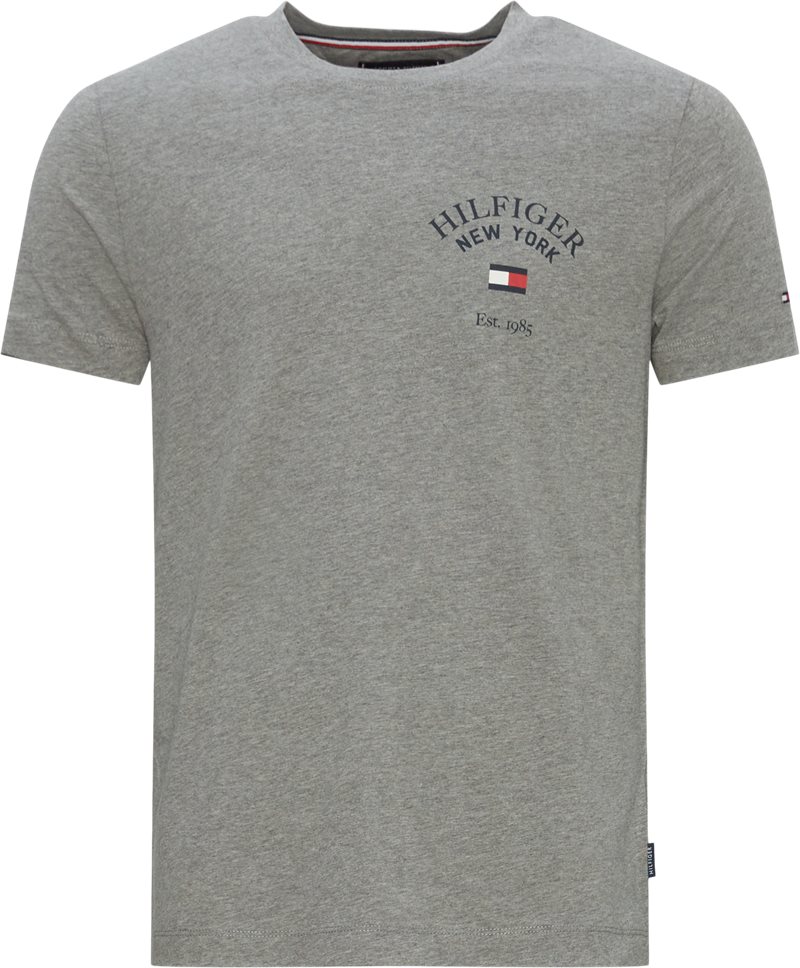 Tommy Hilfiger TEE 41 VARSITY GRÅ 33689 ARCH T-shirts EUR from