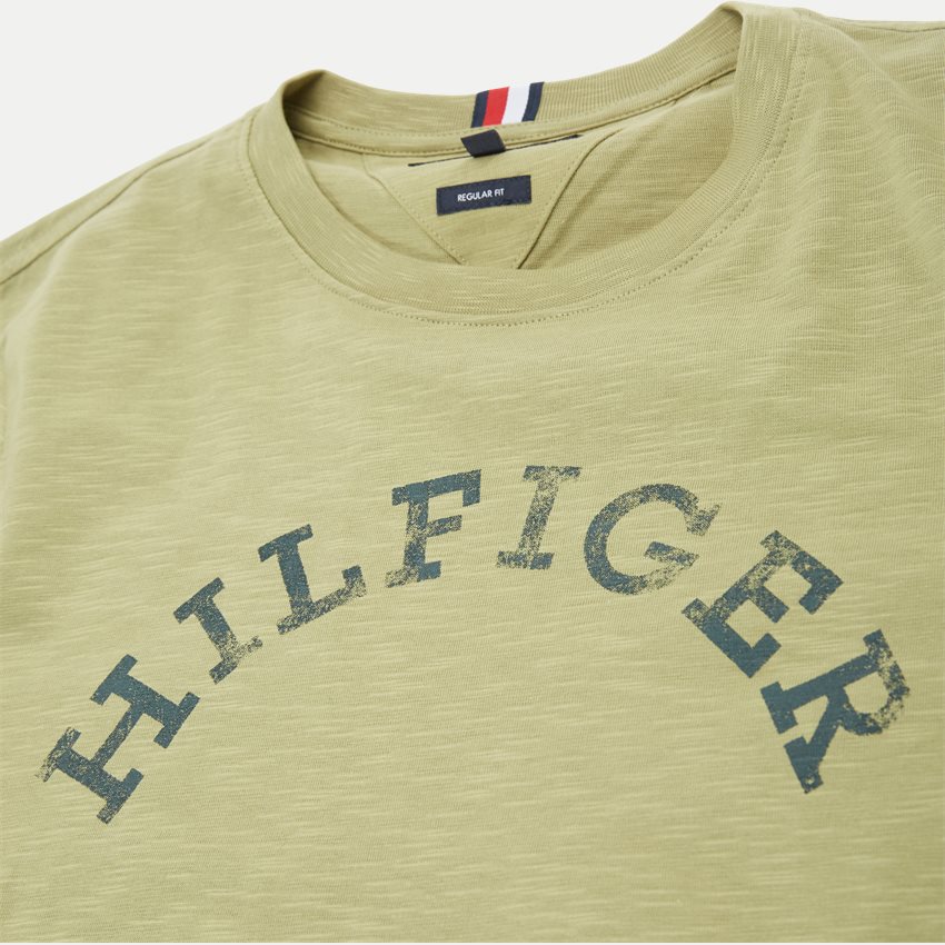Tommy Hilfiger T-shirts 34432 HILFIGER ARCHED TEE OLIVEN