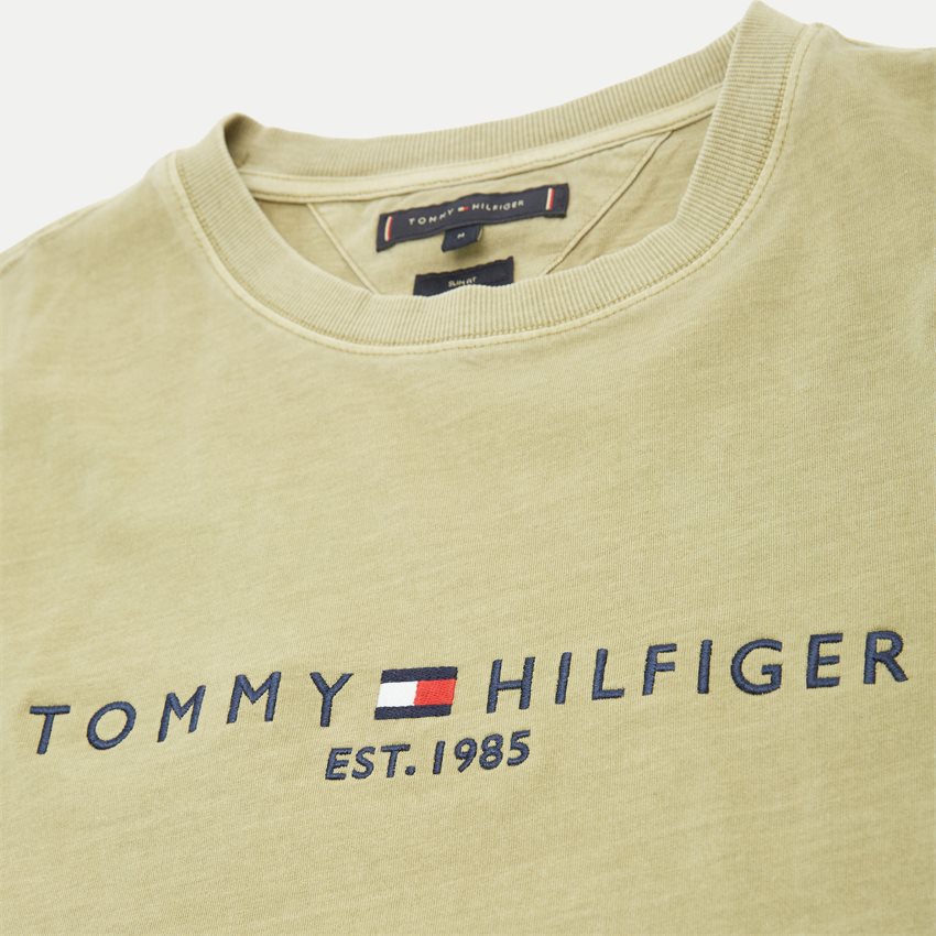 Tommy Hilfiger T-shirts 35186 GARMENT DYE TOMMY LOGO TEE OLIVEN